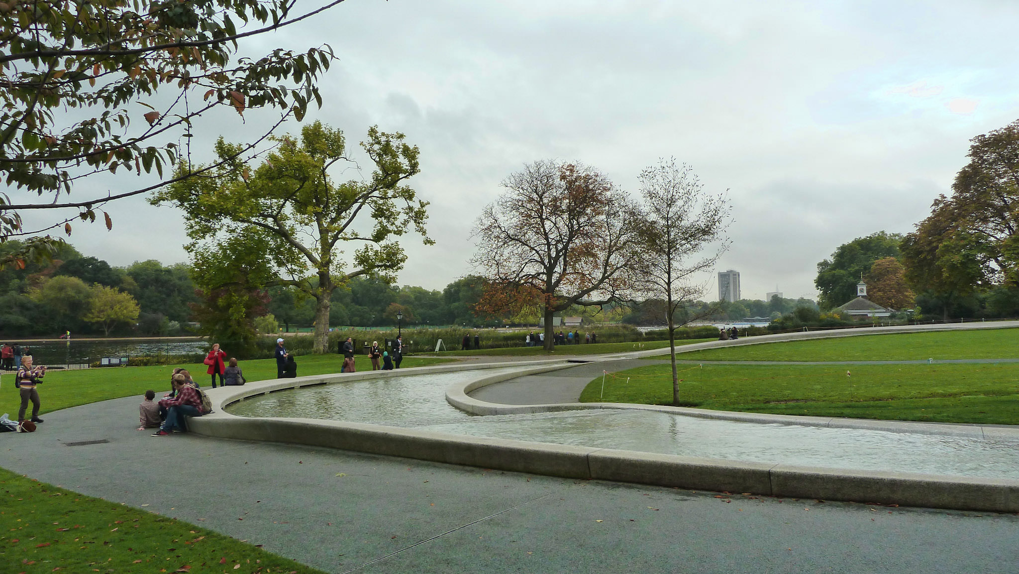 Hyde Park - Diana, Princess of Wales Memorial Fountain