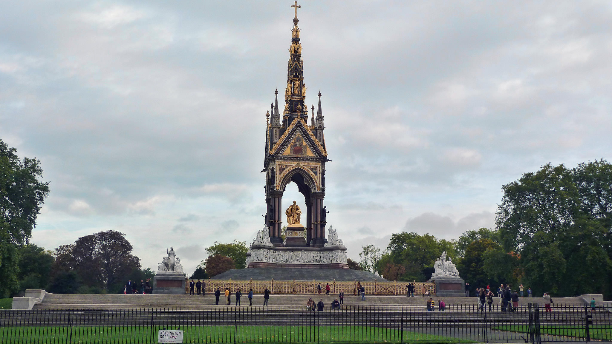 Knightsbridge - Albert Memorial