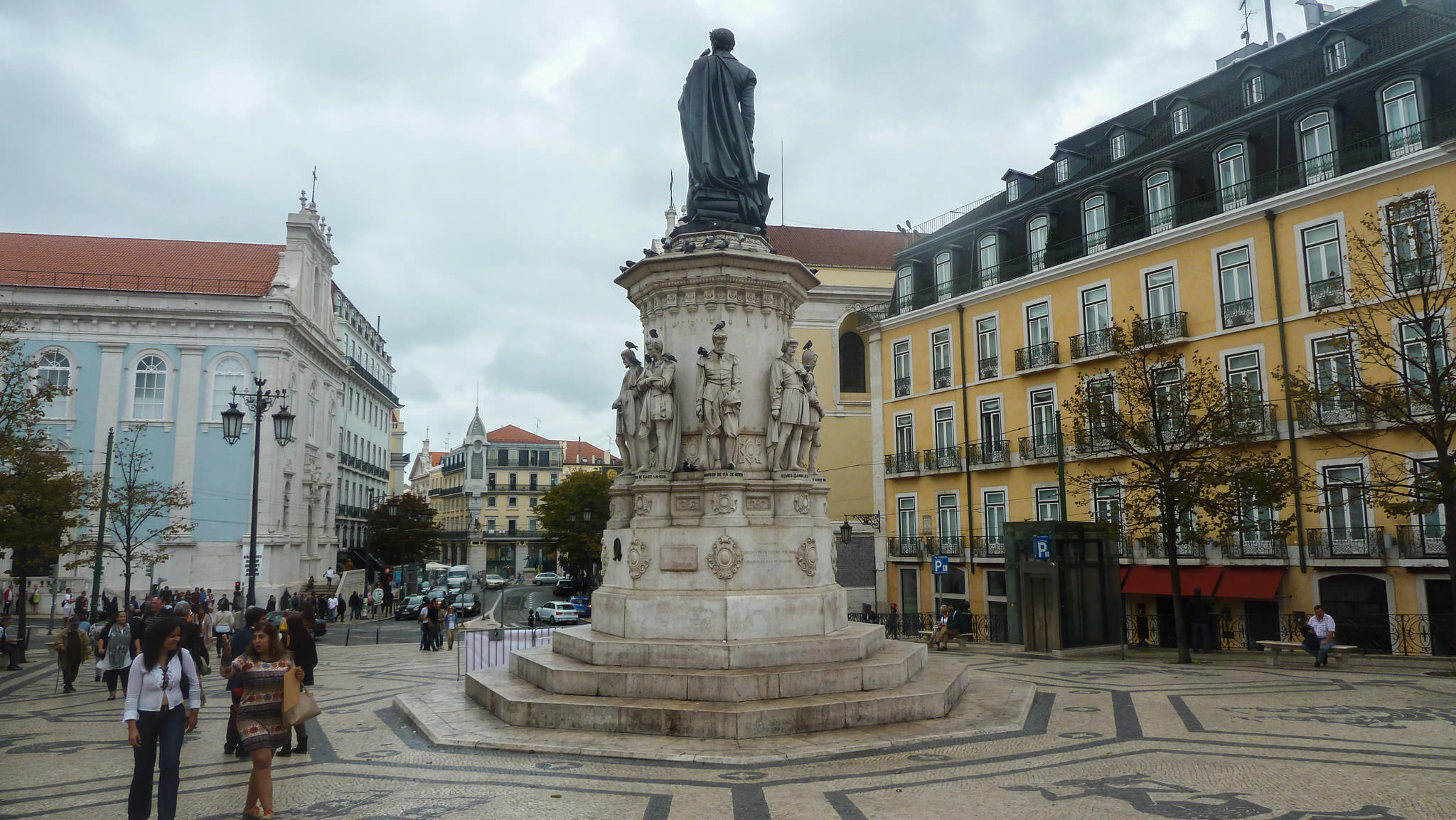 Largo de Camões