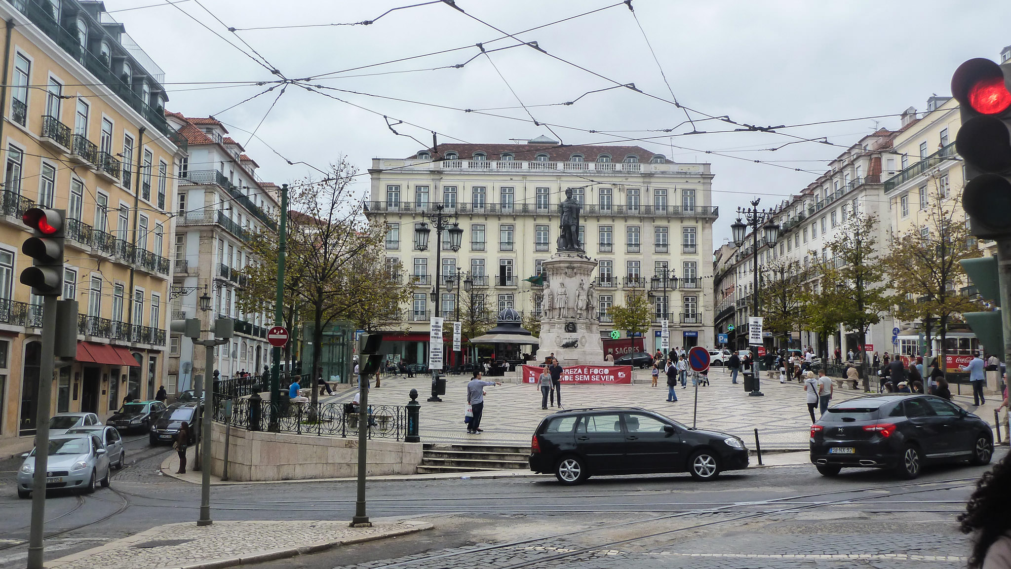 Largo de Camões