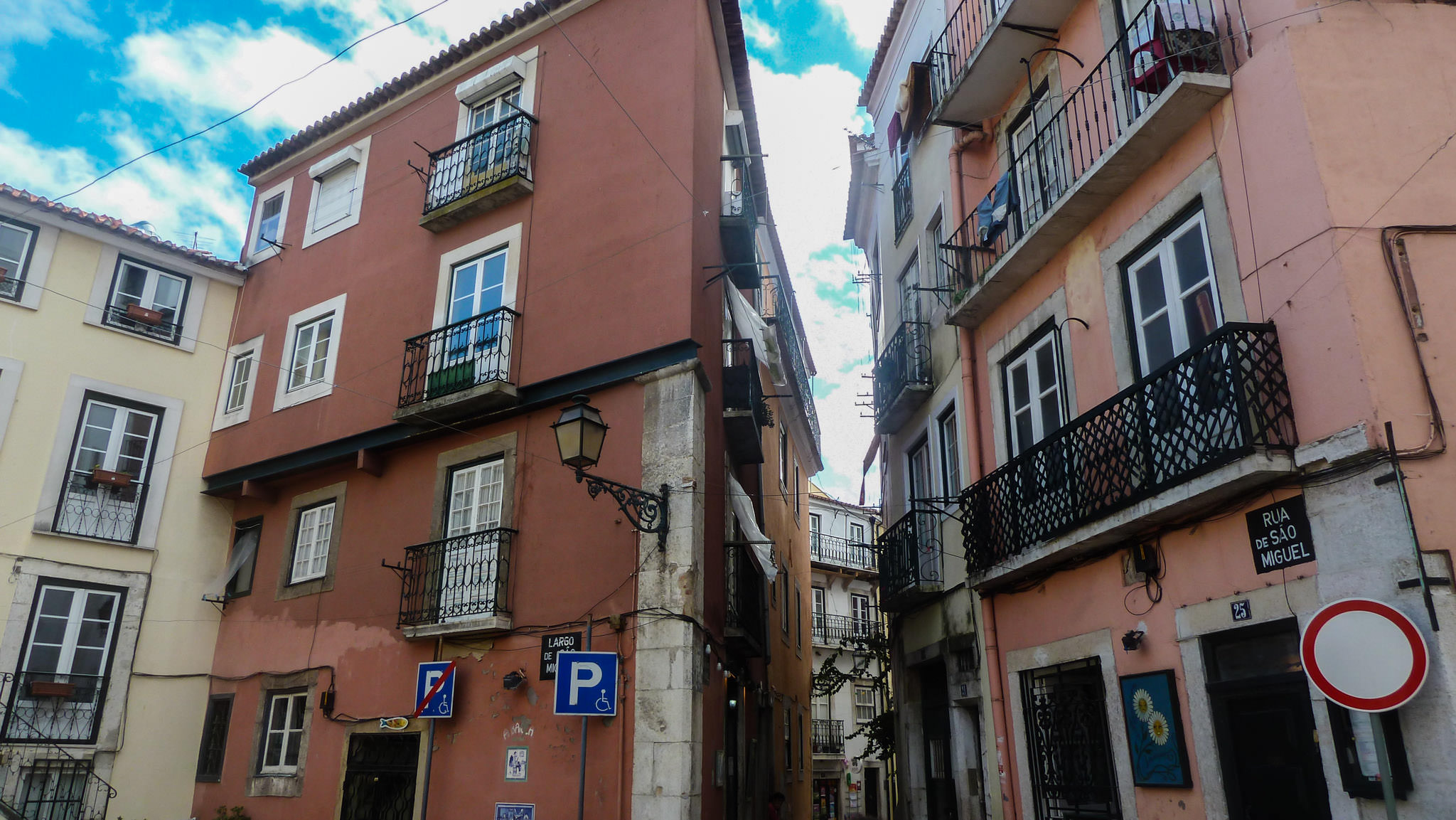 Largo de São Miguel - Alfama