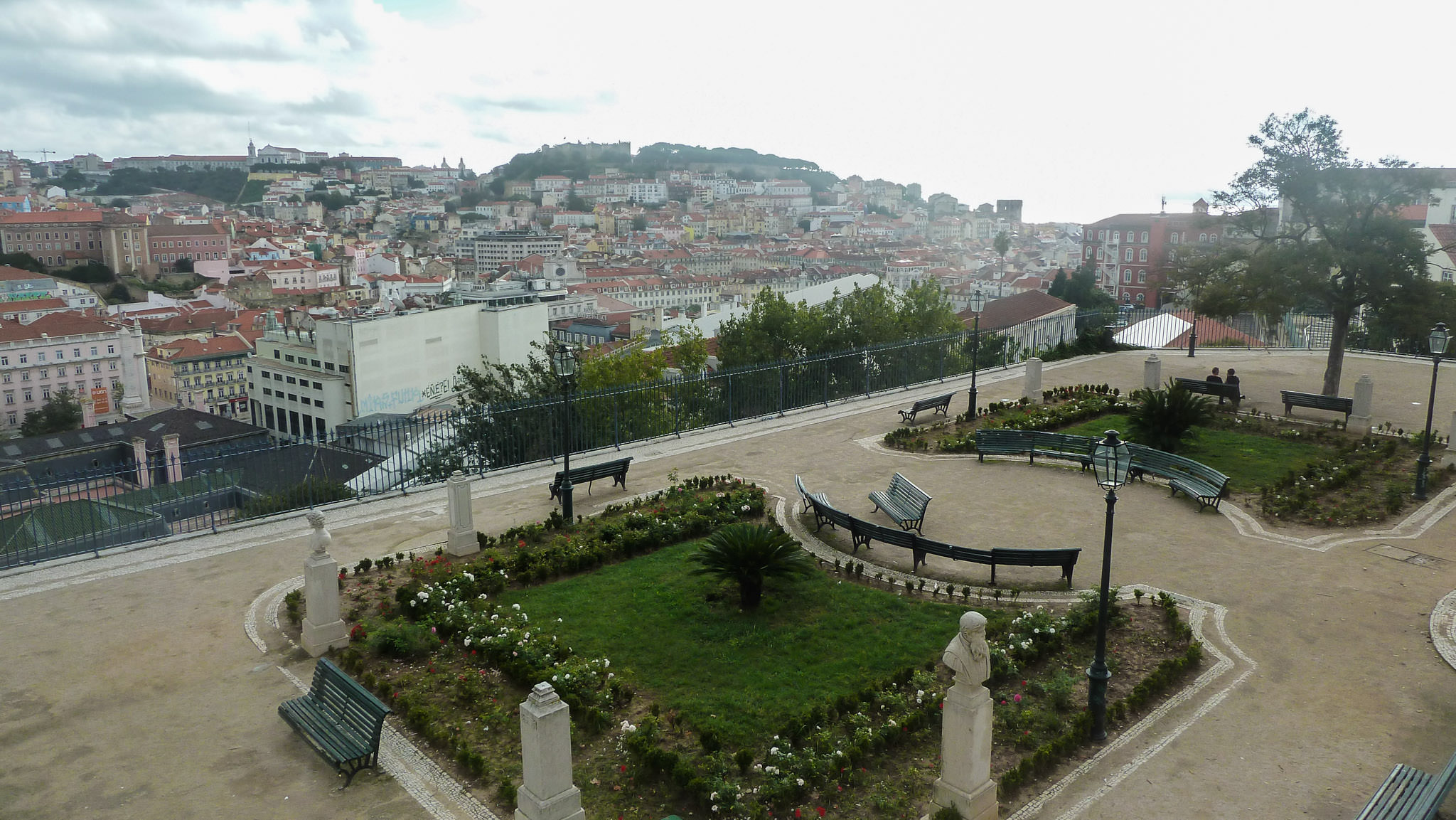 Miradouro de São Pedro de Alcântara - Jardim António Nobre