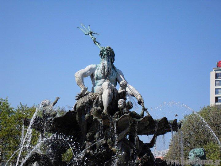 Neptunr Fountain