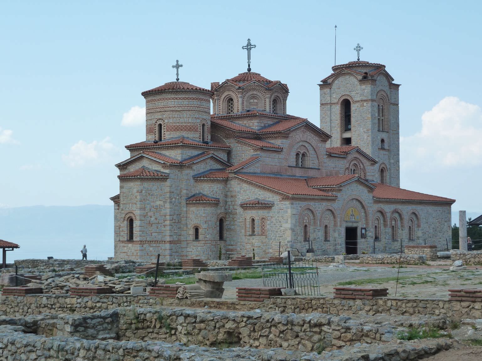 Plaoshnik, εκκλησία Αγίου Παντελεήμονα