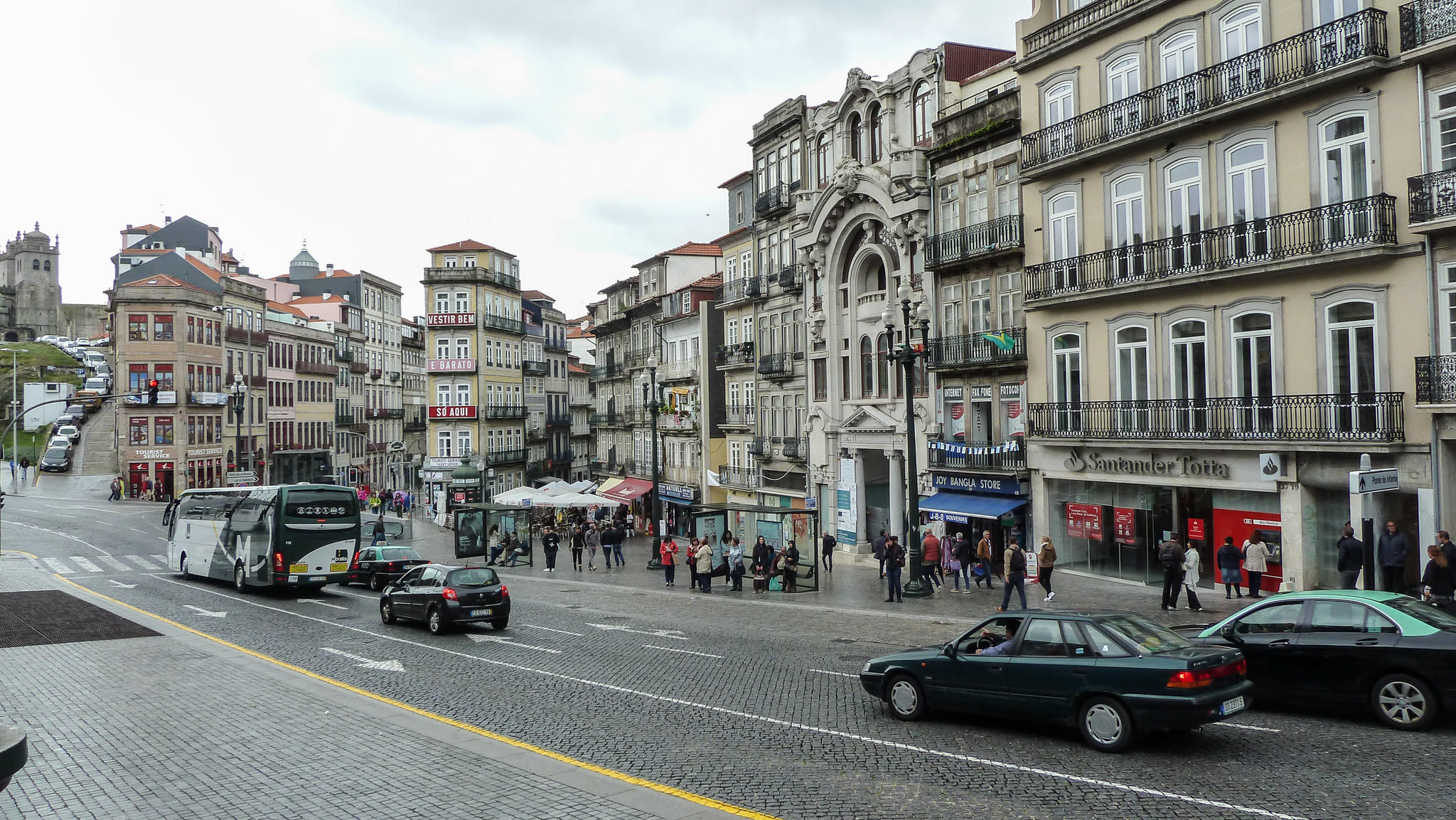 Praça Almeida Garrett, S. Bento -Porto