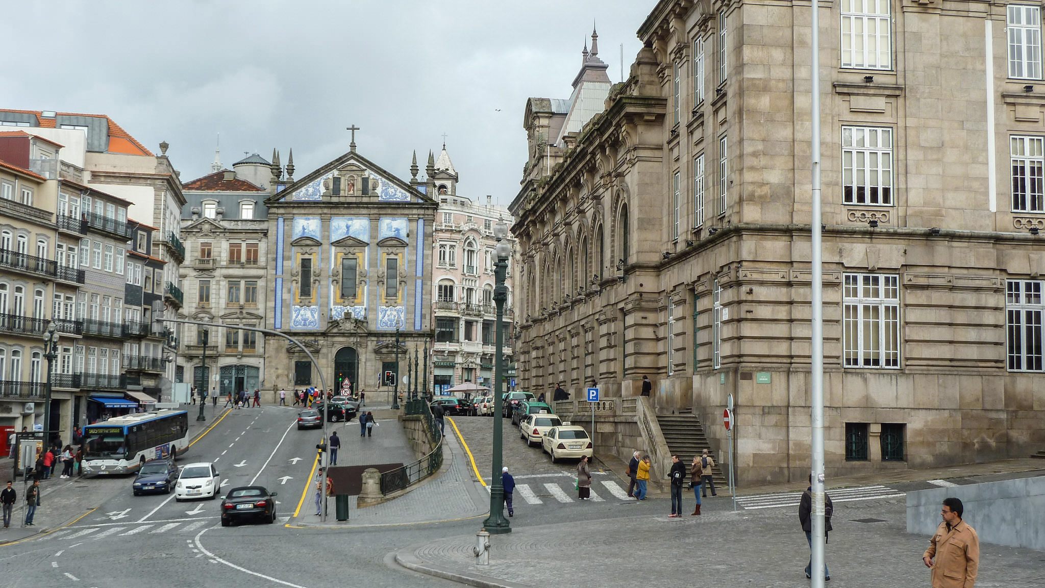 Praça Almeida Garrett, S. Bento -Porto