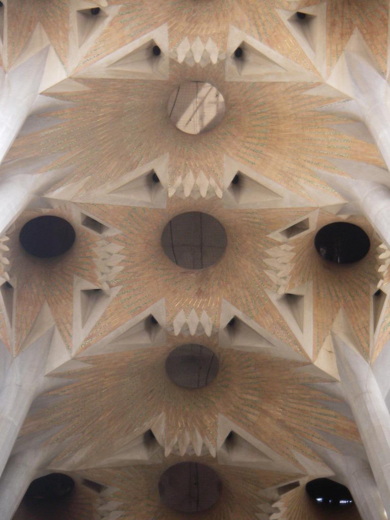 sagrada familia - το αριστουργημα του Gaudi