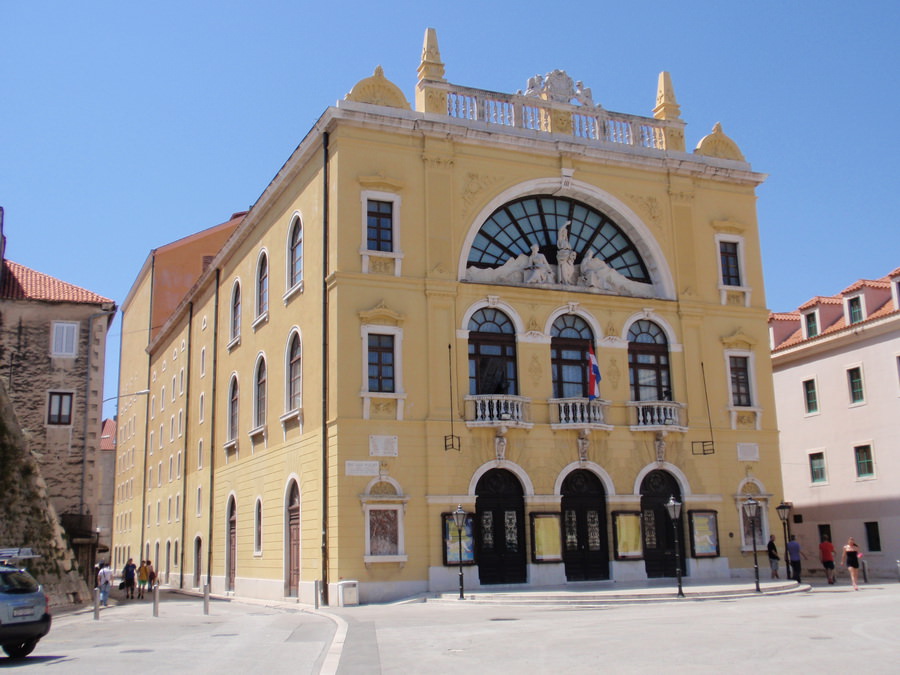 SPLIT'S NATIONAL THEATER