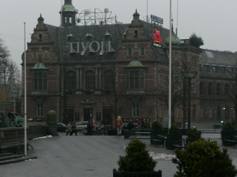 tivoli-entrance