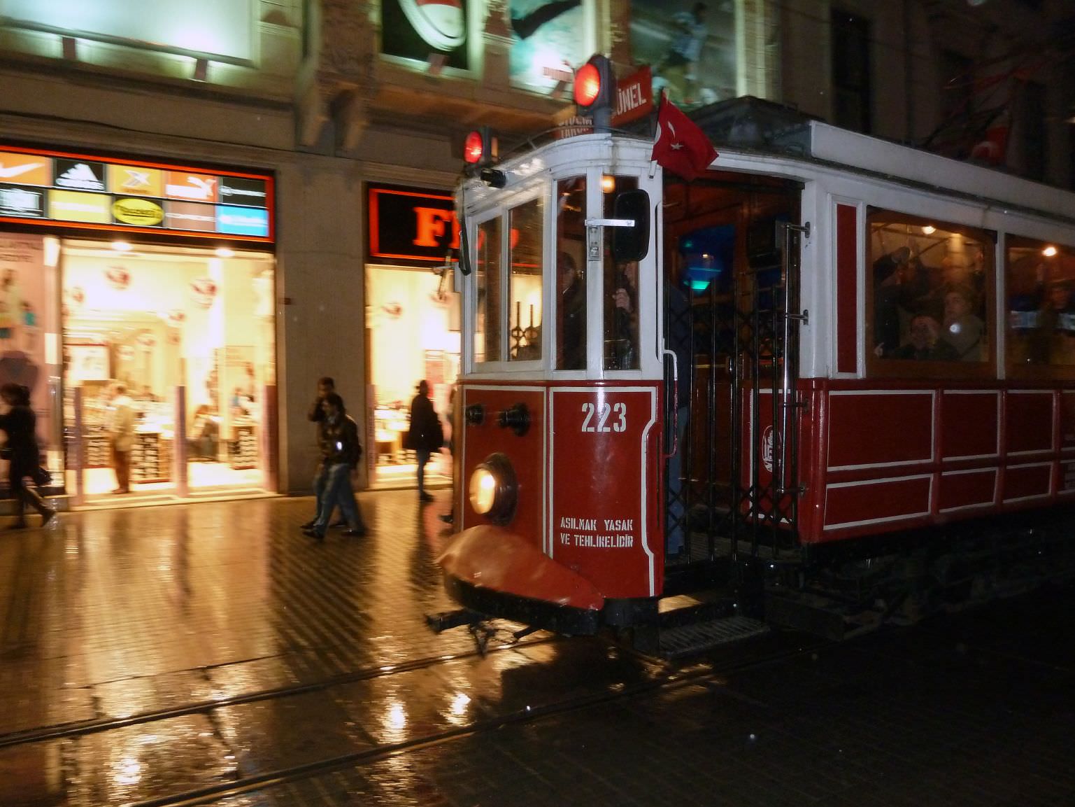 To τραμ στην Istiklal