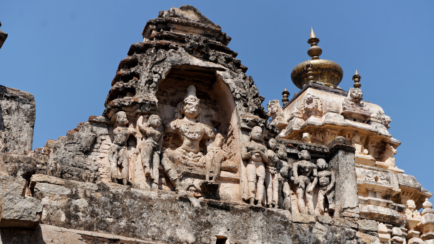 Virupaksha Temple (Pampapathi temple) 
Ηampi, Karnataka (UNESCO)